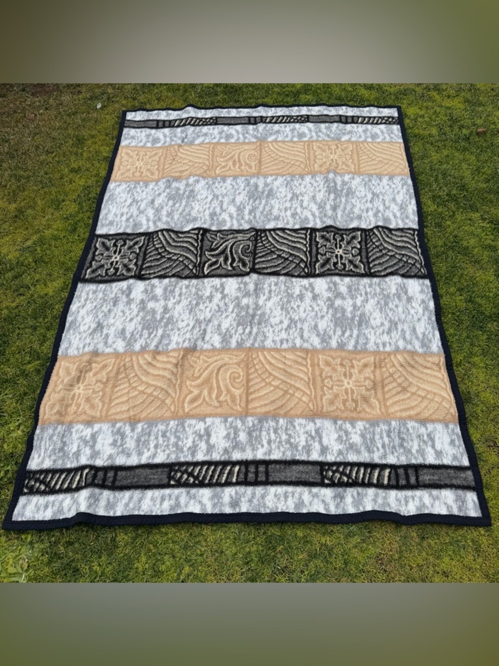 VTG Biederlack Medallion Scroll Patterned Band Throw Blanket Neutral 53x76 GUC